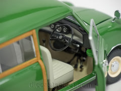 Morris Mini Traveller, Green Woodie (RHD)